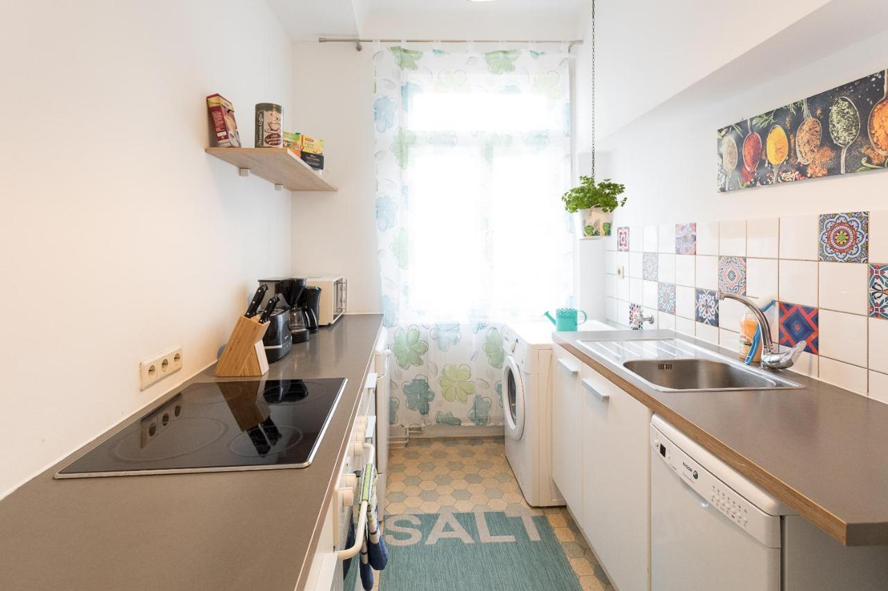 French Balcony - 45M² - Szeneviertel Apartment Vienna Exterior photo
