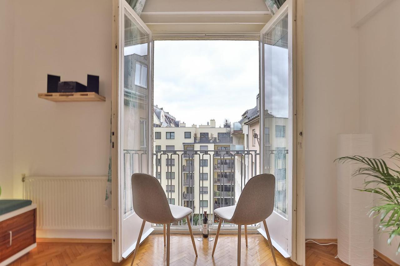 French Balcony - 45M² - Szeneviertel Apartment Vienna Exterior photo