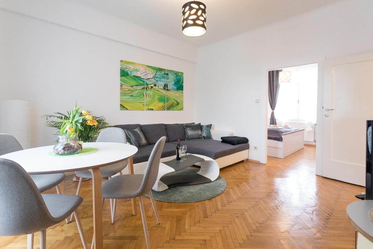 French Balcony - 45M² - Szeneviertel Apartment Vienna Exterior photo
