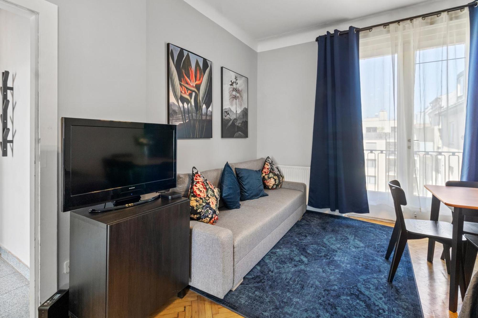 French Balcony - 45M² - Szeneviertel Apartment Vienna Exterior photo